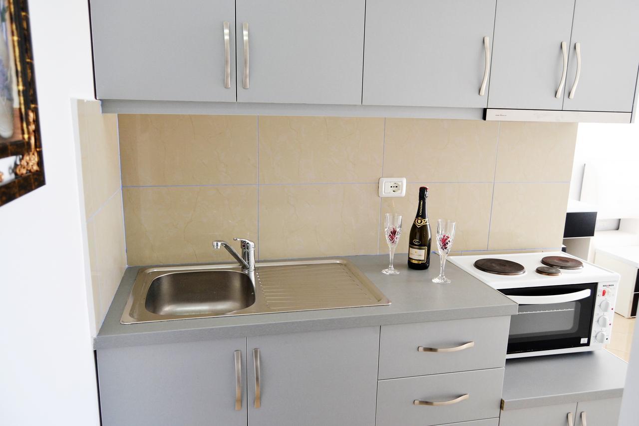 Noah Apartaments Sarande Exterior photo